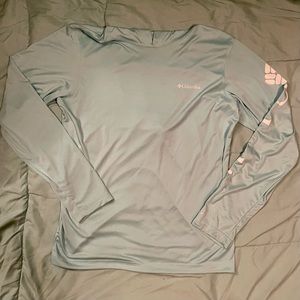 Women’s Columbia SPF Hooded Long sleeve shirt, Size Large